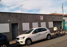 Foto 1 de Casa com 3 Quartos para venda ou aluguel, 300m² em João Pinheiro, Belo Horizonte