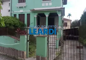 Foto 1 de Casa com 6 Quartos à venda, 300m² em Encruzilhada, Santos