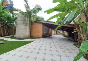 Foto 1 de Casa com 8 Quartos à venda, 650m² em Balneário Praia do Pernambuco, Guarujá