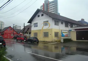 Foto 1 de Lote/Terreno à venda, 712m² em Centro, Joinville