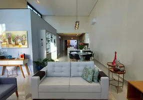Foto 1 de Casa de Condomínio com 3 Quartos à venda, 208m² em Swiss Park, Campinas