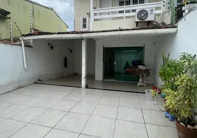 Foto 1 de Sobrado com 2 Quartos à venda, 150m² em São Marcos, Macaé
