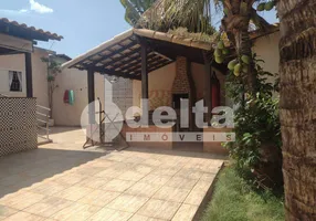 Foto 1 de Casa com 3 Quartos à venda, 230m² em Custódio Pereira, Uberlândia