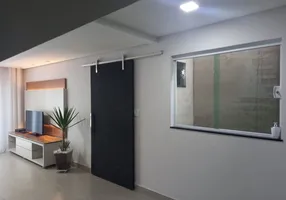 Foto 1 de Casa com 2 Quartos à venda, 105m² em Vila Sacadura Cabral, Santo André