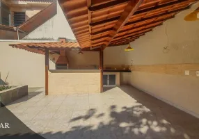 Foto 1 de Casa com 3 Quartos à venda, 140m² em Olaria, Rio de Janeiro