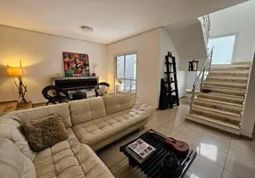 Foto 1 de Casa de Condomínio com 3 Quartos à venda, 480m² em Sao Paulo II, Cotia