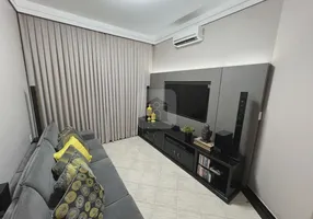 Foto 1 de Sobrado com 4 Quartos à venda, 328m² em Vigilato Pereira, Uberlândia