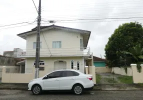 Foto 1 de Apartamento com 2 Quartos para alugar, 60m² em Carianos, Florianópolis