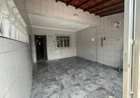 Foto 1 de Casa com 2 Quartos à venda, 62m² em Maracanã, Praia Grande