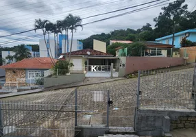 Foto 1 de Casa com 4 Quartos à venda, 310m² em Pantanal, Florianópolis
