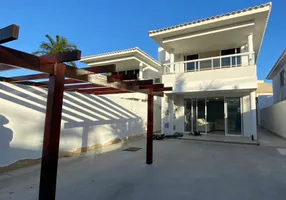 Foto 1 de Casa com 3 Quartos à venda, 170m² em Novo Portinho, Cabo Frio