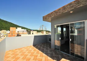 Foto 1 de Casa com 3 Quartos à venda, 200m² em Ingleses do Rio Vermelho, Florianópolis