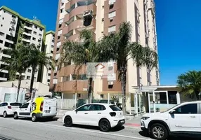 Foto 1 de Apartamento com 2 Quartos à venda, 67m² em Barreiros, São José