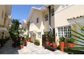 Foto 1 de Casa de Condomínio com 3 Quartos à venda, 138m² em Jardim Monte Kemel, São Paulo