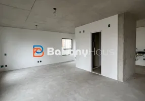 Foto 1 de Apartamento com 2 Quartos à venda, 74m² em Panamby, São Paulo