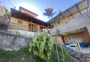 Foto 1 de Casa com 4 Quartos à venda, 200m² em Morin, Petrópolis