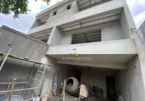 Foto 1 de Sobrado com 3 Quartos à venda, 170m² em Jardim Santo Antonio, Santo André