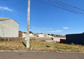 Foto 1 de Lote/Terreno à venda, 343m² em , Mandaguaçu