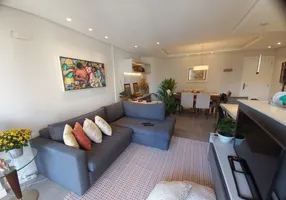 Foto 1 de Apartamento com 3 Quartos para alugar, 114m² em Centro, Florianópolis
