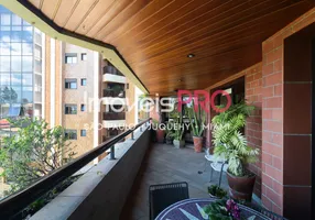 Foto 1 de Apartamento com 4 Quartos à venda, 240m² em Panamby, São Paulo