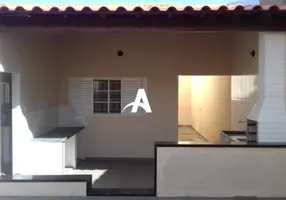 Foto 1 de Casa com 3 Quartos à venda, 139m² em Laranjeiras, Uberlândia