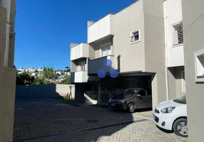 Foto 1 de Casa de Condomínio com 3 Quartos para alugar, 110m² em Campo Comprido, Curitiba
