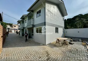 Foto 1 de Sobrado com 2 Quartos à venda, 82m² em Esplanada, Caxias do Sul