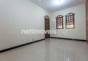 Foto 1 de Casa com 3 Quartos à venda, 60m² em Santa Amélia, Belo Horizonte