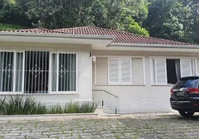 Foto 1 de Casa com 4 Quartos à venda, 560m² em Bingen, Petrópolis