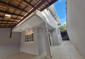 Foto 1 de Sobrado com 3 Quartos para venda ou aluguel, 146m² em Pontal da Cruz, São Sebastião