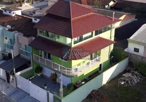 Foto 1 de Sobrado com 3 Quartos à venda, 260m² em Santo Antônio, Joinville