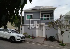 Foto 1 de Casa de Condomínio com 4 Quartos à venda, 213m² em Pechincha, Rio de Janeiro