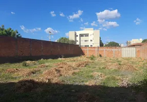 Foto 1 de Lote/Terreno à venda, 703m² em Horto, Teresina