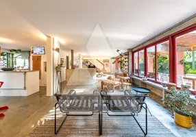Foto 1 de Casa com 4 Quartos à venda, 350m² em Alto de Pinheiros, São Paulo