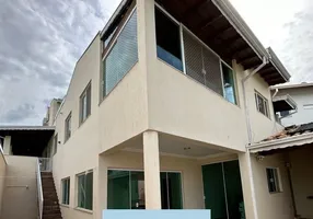 Foto 1 de Casa de Condomínio com 3 Quartos à venda, 210m² em Colinas do Paraiso, Botucatu