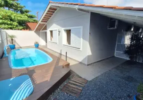 Foto 1 de Casa com 4 Quartos à venda, 180m² em Praia da Enseada, São Francisco do Sul