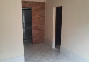 Foto 1 de Apartamento com 2 Quartos para alugar, 65m² em Aterrado, Volta Redonda