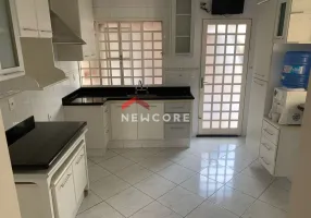 Foto 1 de Sobrado com 4 Quartos à venda, 260m² em Alto Higienopolis, Bauru