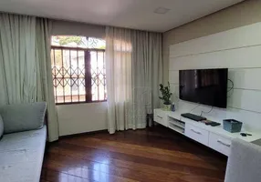 Foto 1 de Sobrado com 3 Quartos à venda, 295m² em Utinga, Santo André