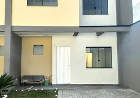 Foto 1 de Sobrado com 3 Quartos à venda, 94m² em Uberaba, Curitiba