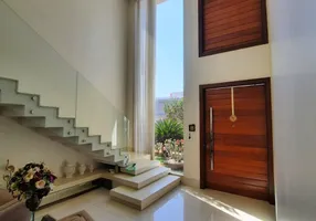 Foto 1 de Casa de Condomínio com 5 Quartos para alugar, 350m² em Jardins Valencia, Goiânia