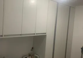 Foto 1 de Apartamento com 2 Quartos à venda, 55m² em Jardim Henriqueta, Taboão da Serra