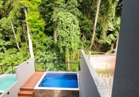 Foto 1 de Sobrado com 3 Quartos à venda, 138m² em Água Verde, Blumenau
