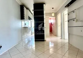 Foto 1 de Apartamento com 2 Quartos à venda, 53m² em Areias, São José