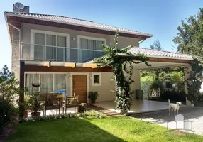 Foto 1 de Casa de Condomínio com 3 Quartos à venda, 230m² em Mosela, Petrópolis