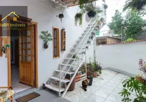 Foto 1 de Casa com 2 Quartos à venda, 170m² em Pechincha, Rio de Janeiro