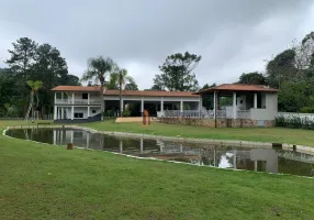 Foto 1 de Fazenda/Sítio com 4 Quartos à venda, 450m² em Centro, Biritiba Mirim