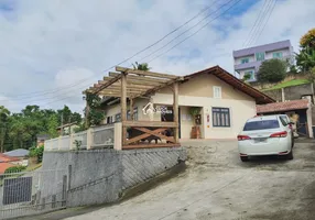 Foto 1 de Casa com 6 Quartos à venda, 146m² em Itoupava Norte, Blumenau
