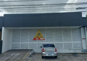 Foto 1 de Galpão/Depósito/Armazém à venda, 396m² em Vila União, Fortaleza