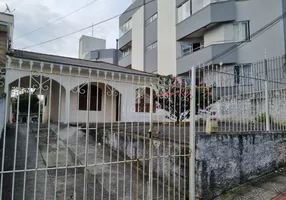 Foto 1 de Lote/Terreno à venda, 540m² em Barreiros, São José